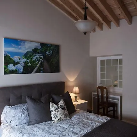 Surf Beach_santa Barbara Secret Gardens Ribeira Grande